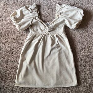 NWT Moodie Puff Sleeve Baby Doll Linen Blend Smocked Mini Dress Sz M in Cream